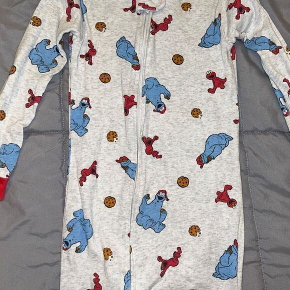 4t snug fit carters Sesame Street footed pajama Elmo and Cookie Monster - Picture 2 of 3